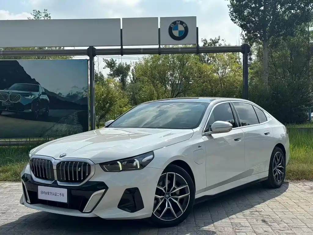 BMW i5