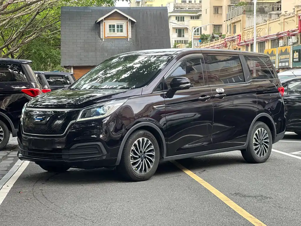 Oshan Cosmos EV