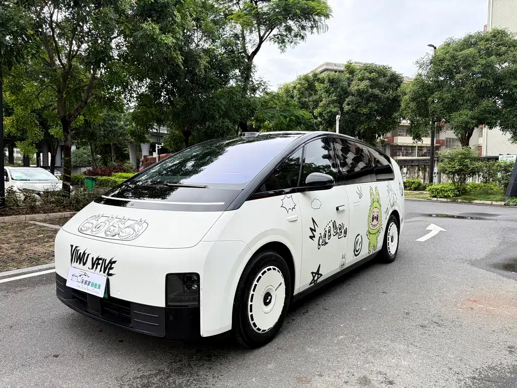 Li Auto MEGA