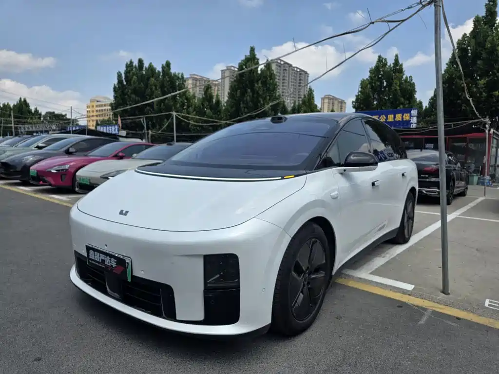 Li Auto i8