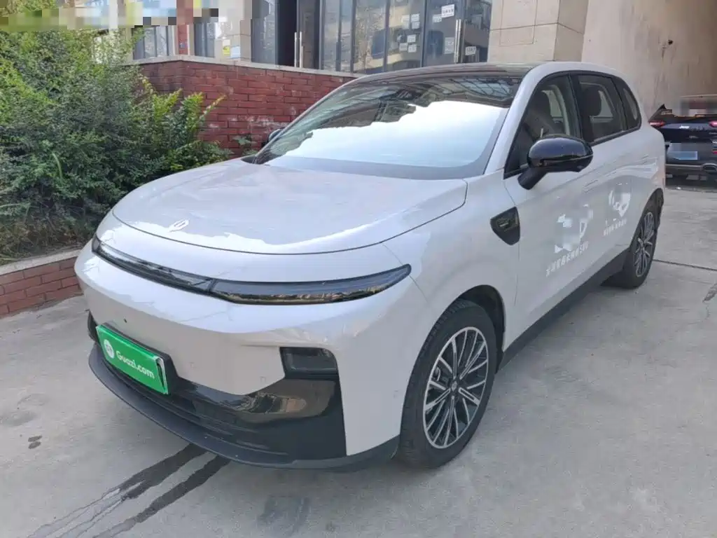 Leapmotor B10