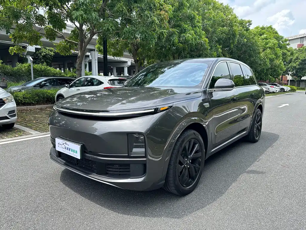 Li Auto L8
