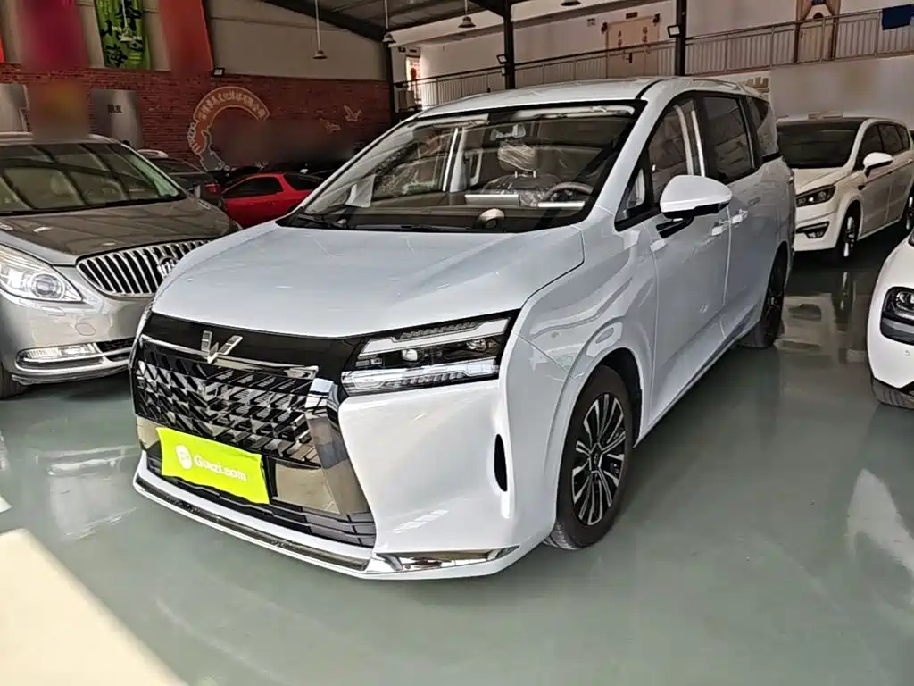 Wuling 730