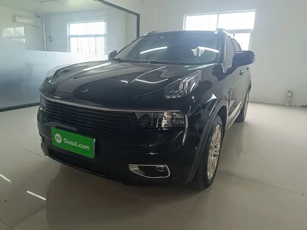 Lynk & Co 01