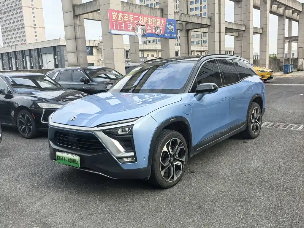 NIO ES8