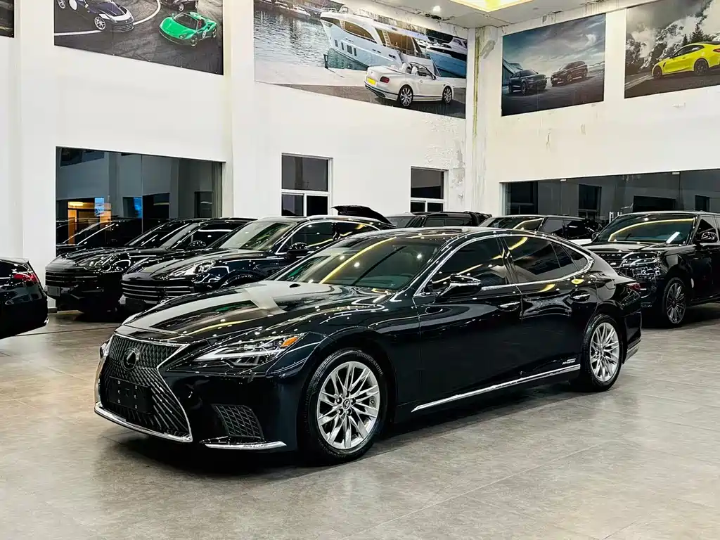 Lexus LS