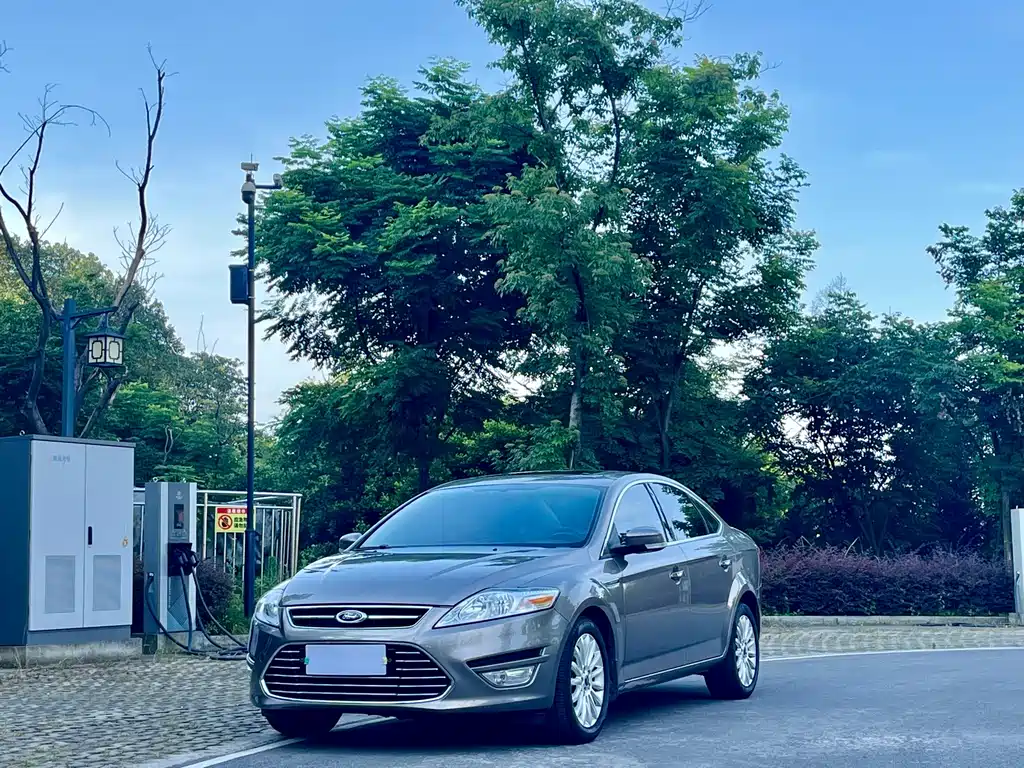 Ford Mondeo -