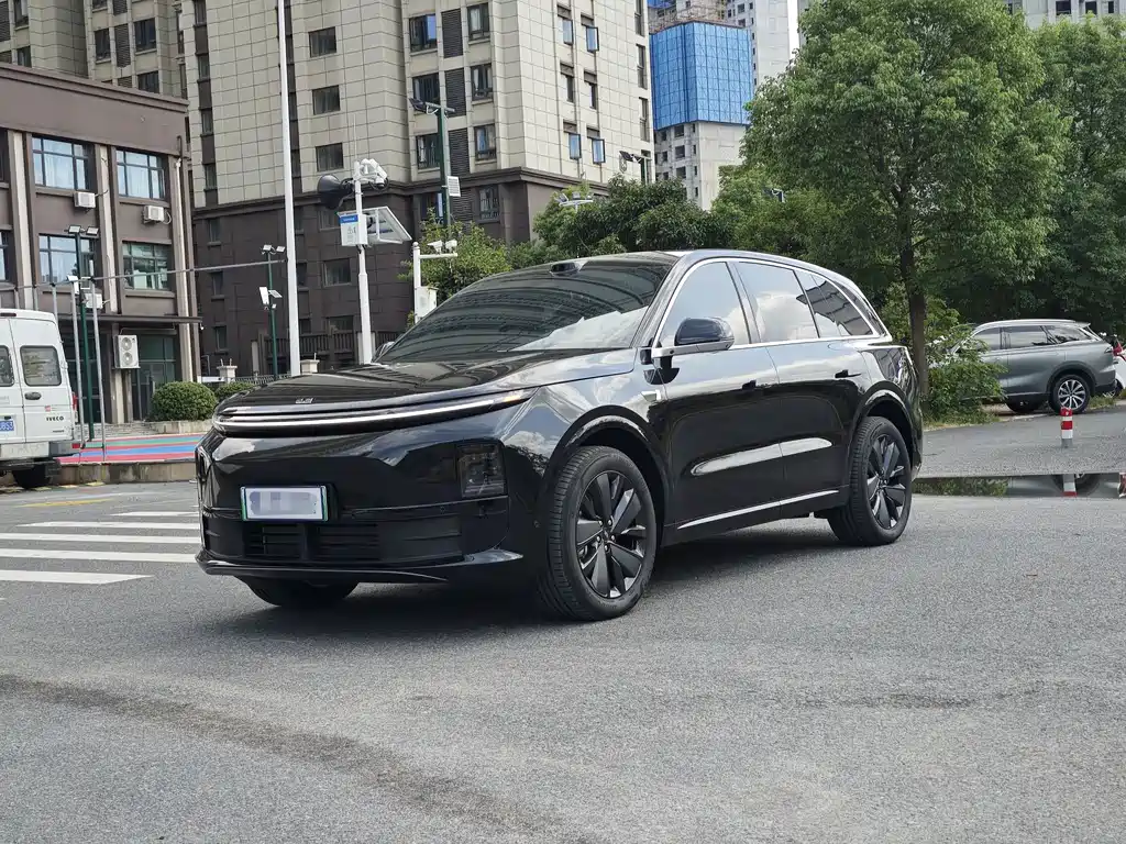 Li Auto L6
