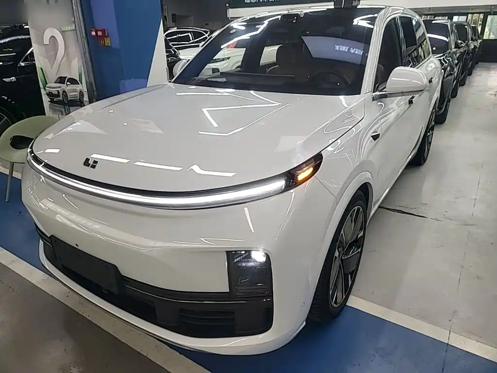 Li Auto L8