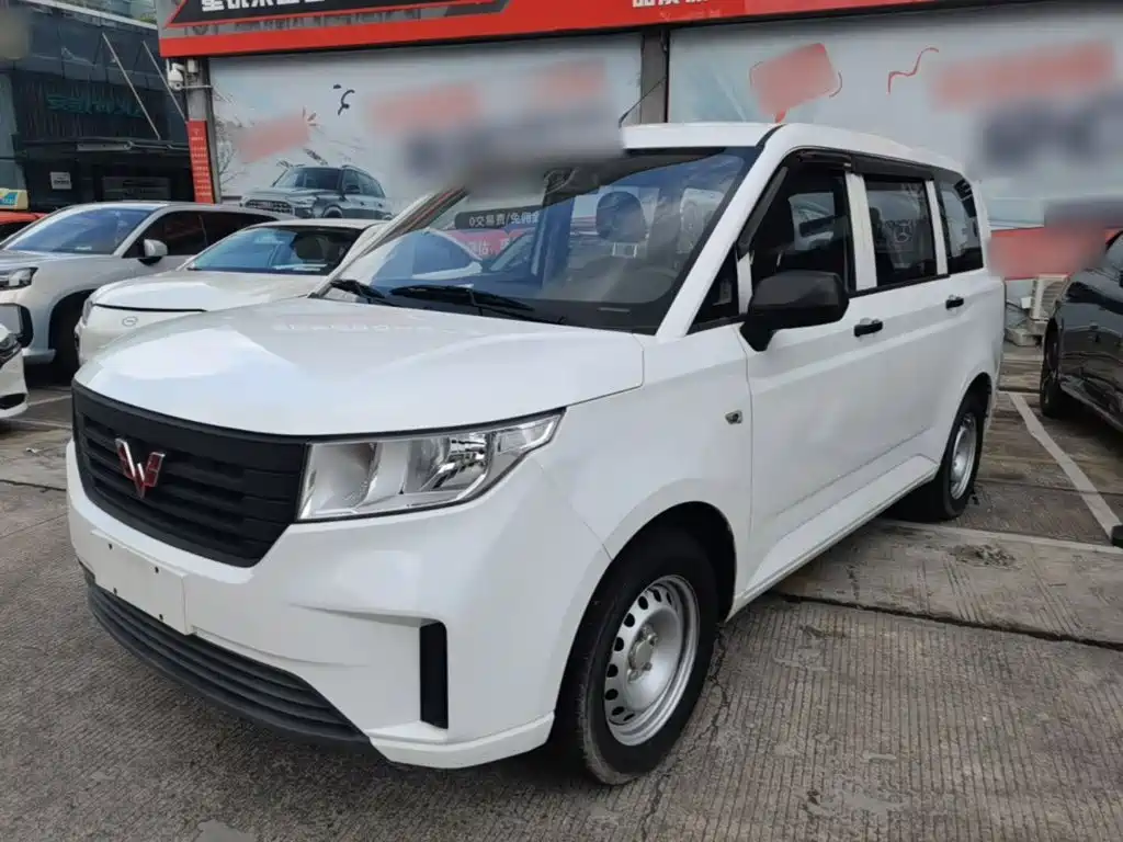 Wuling Hongguang Plus