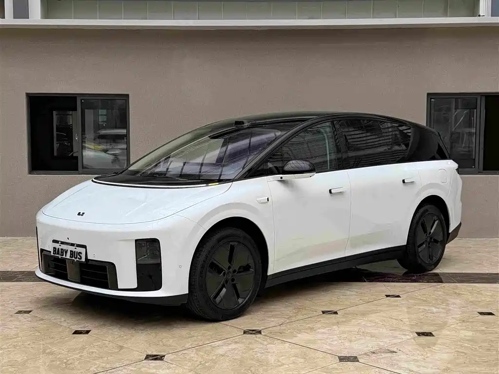 Li Auto i8