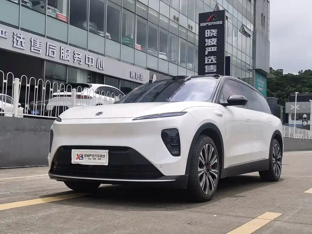 NIO ES8