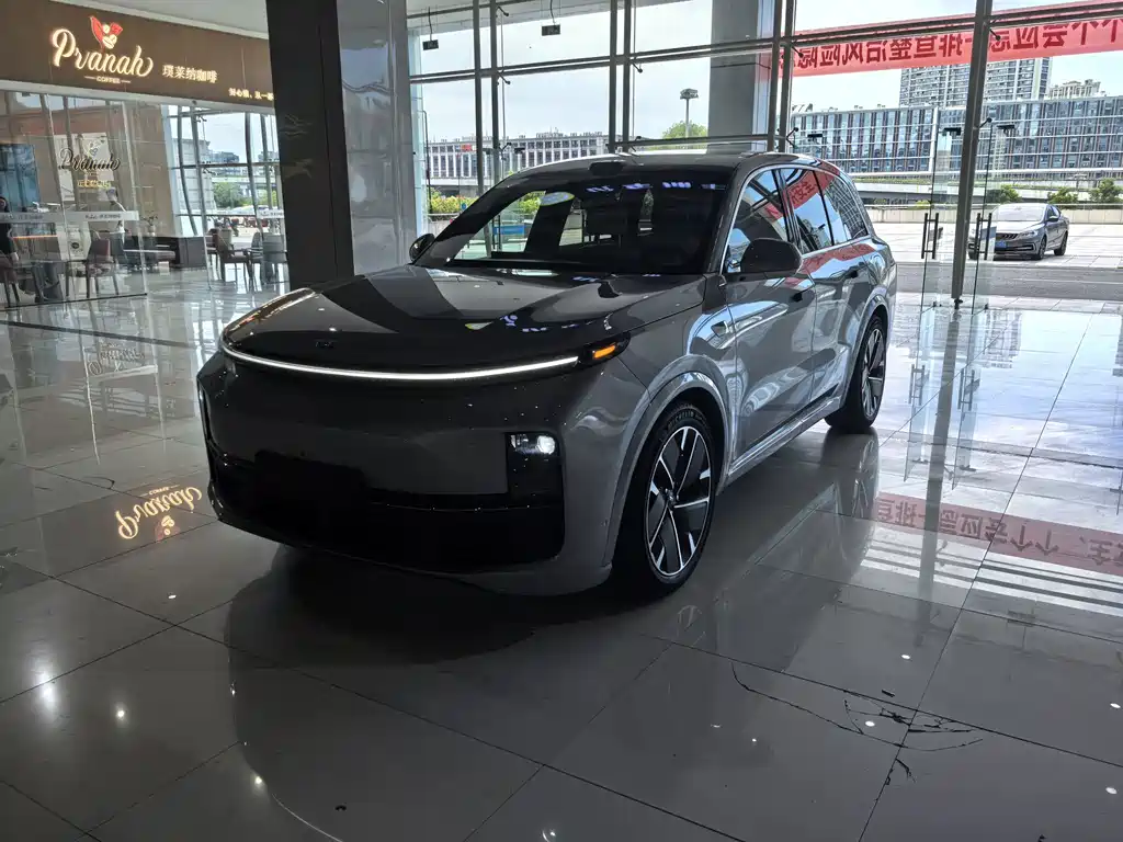 Li Auto L8