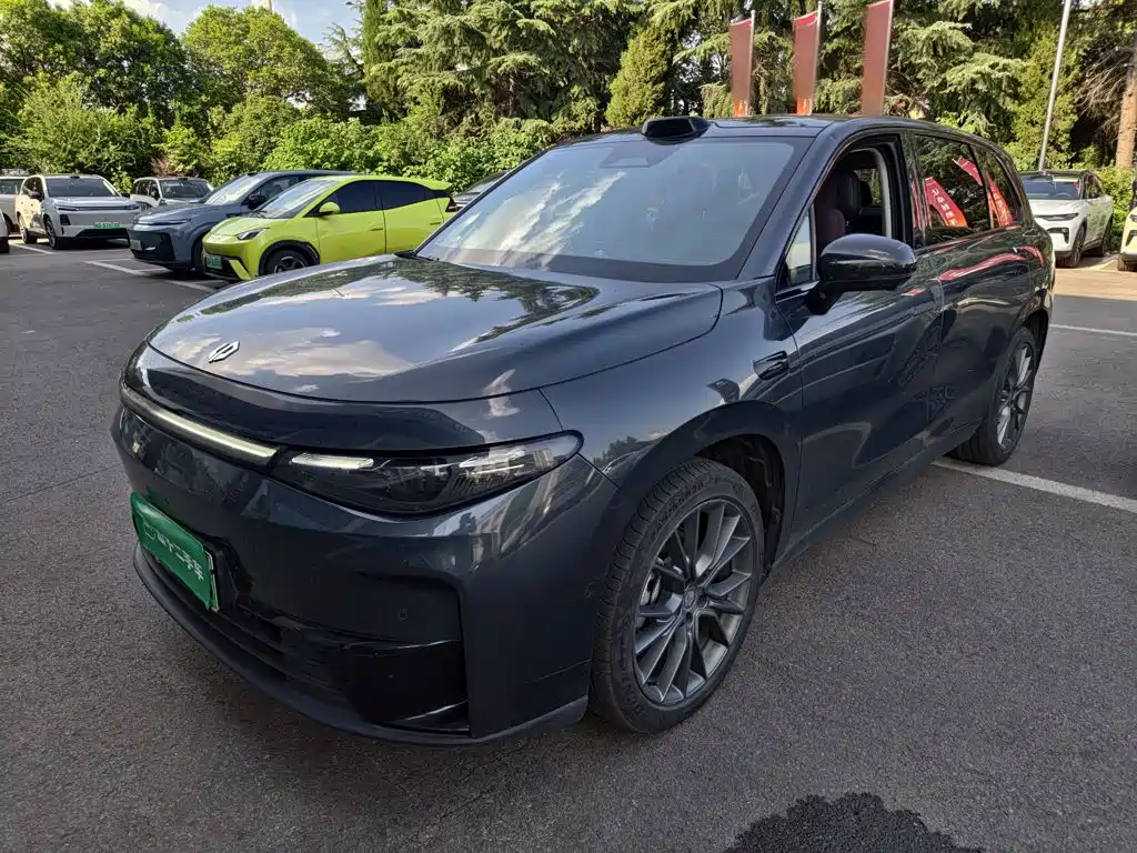 Leapmotor C10