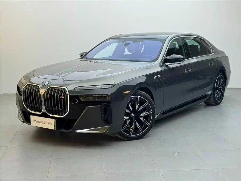 BMW i7 M70L