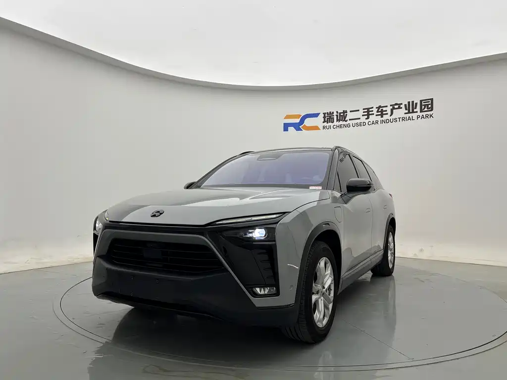 NIO ES8