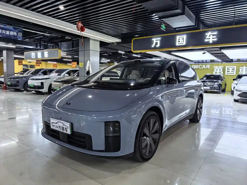Li Auto i8