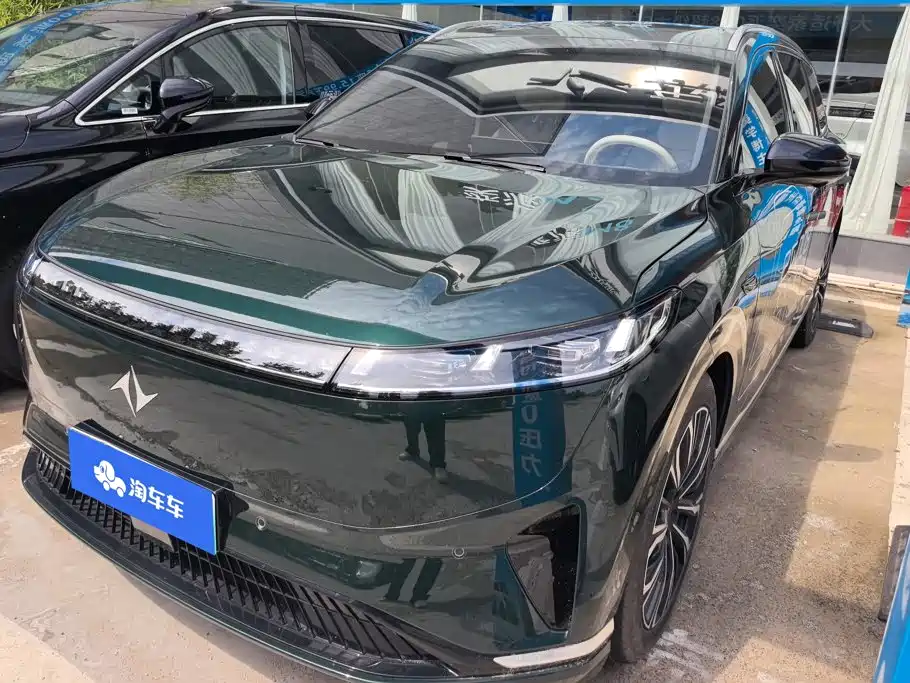 Dongfeng eπ008