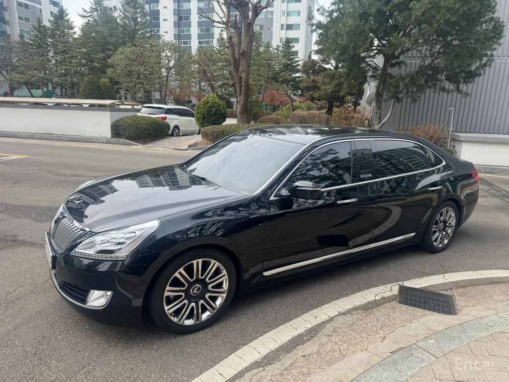 Hyundai Equus