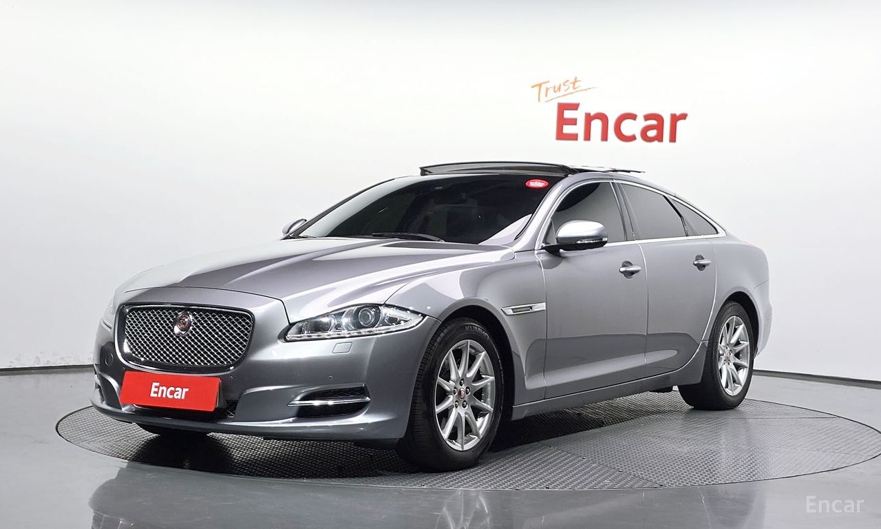 Jaguar XJ