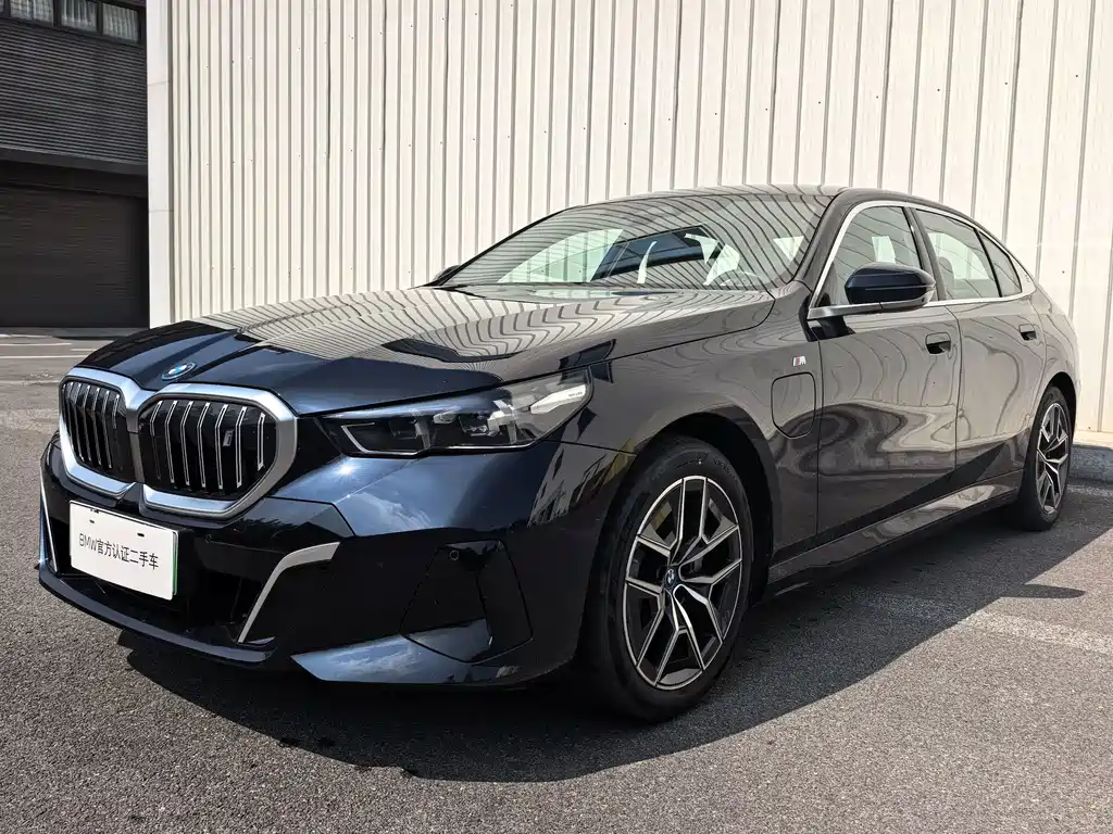 BMW i5