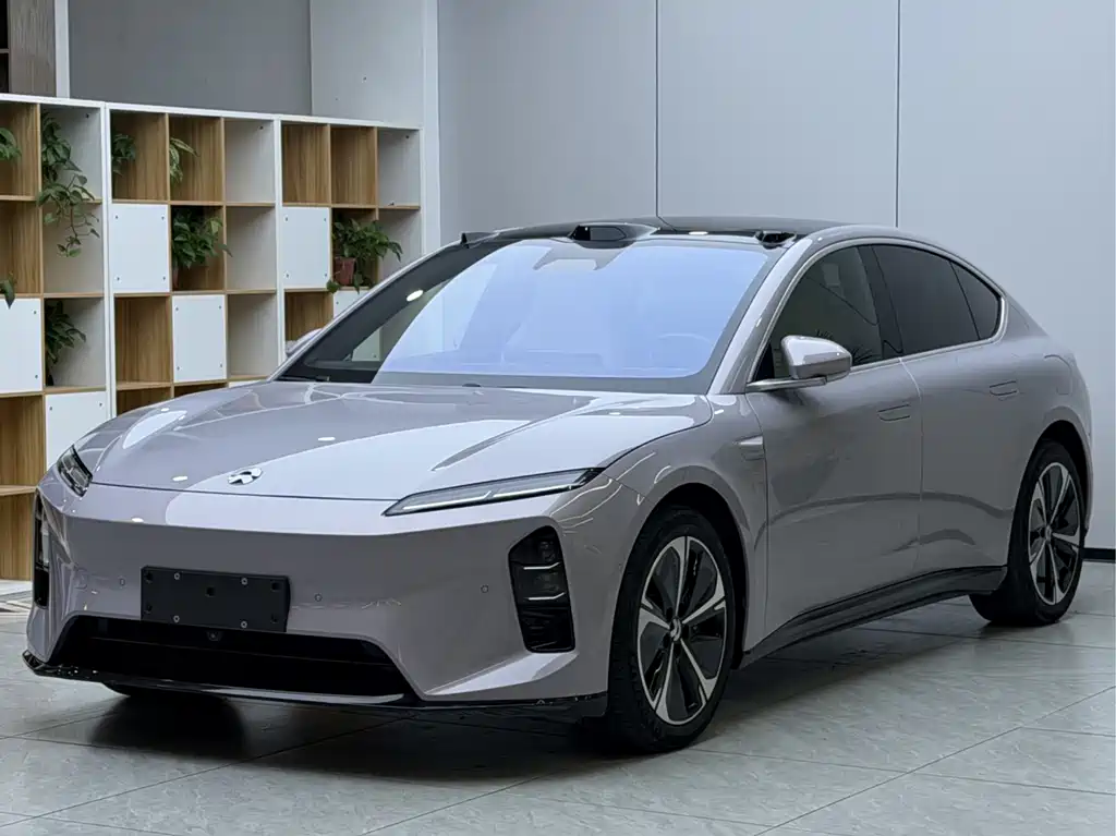 NIO ET5