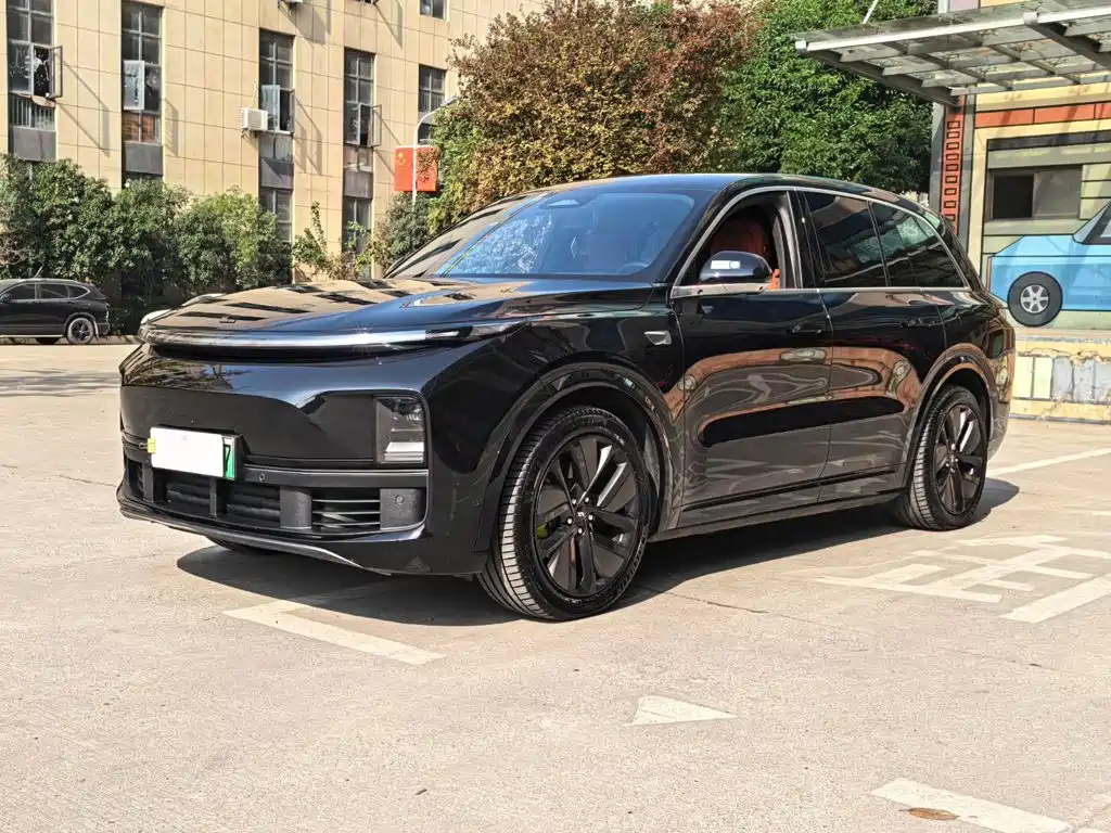 Li Auto L8