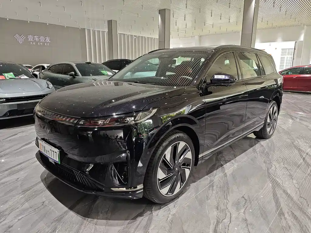 Dongfeng eπ008