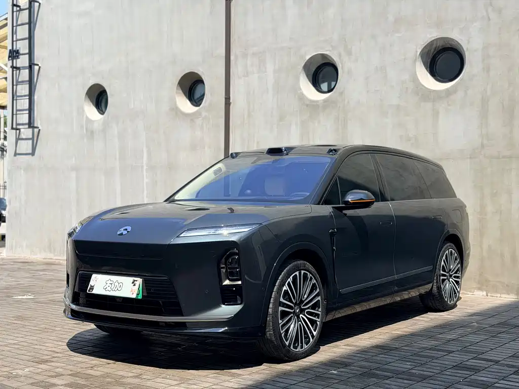 NIO ES8