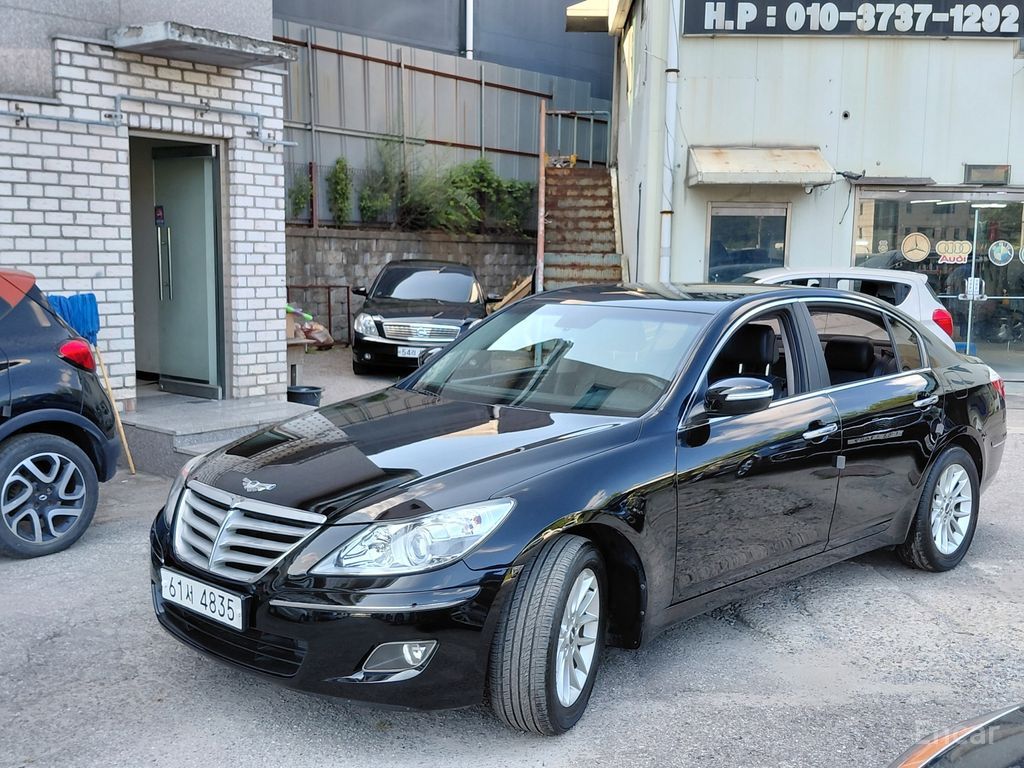 Hyundai Genesis