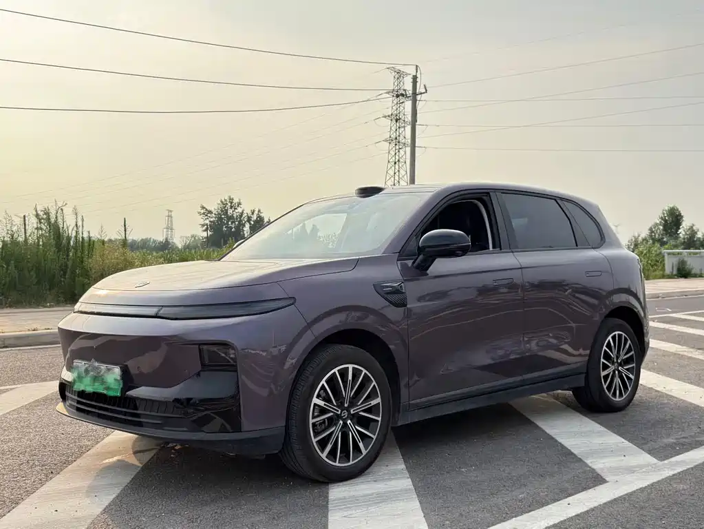 Leapmotor B10