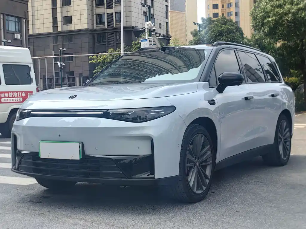 Leapmotor C16