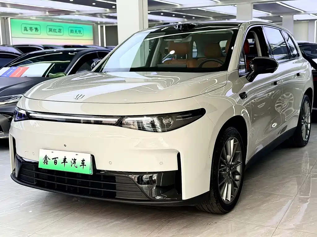 Leapmotor C10