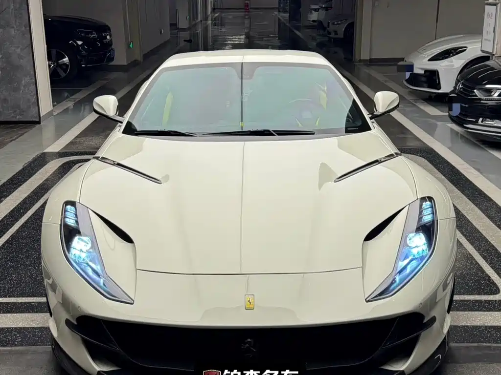 Ferrari 812