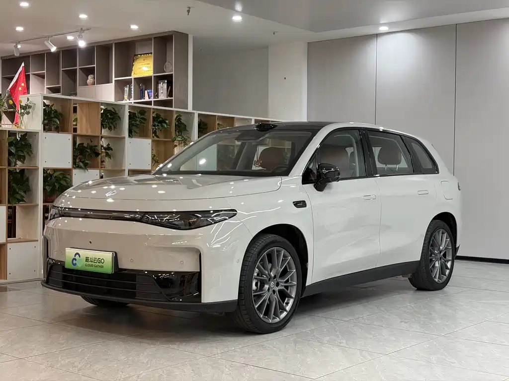 Leapmotor C10