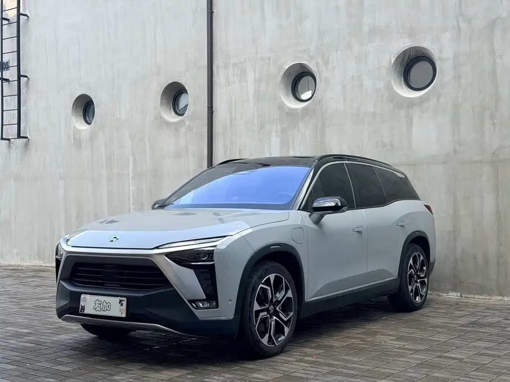 NIO ES8