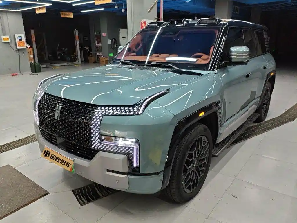 Yangwang U8