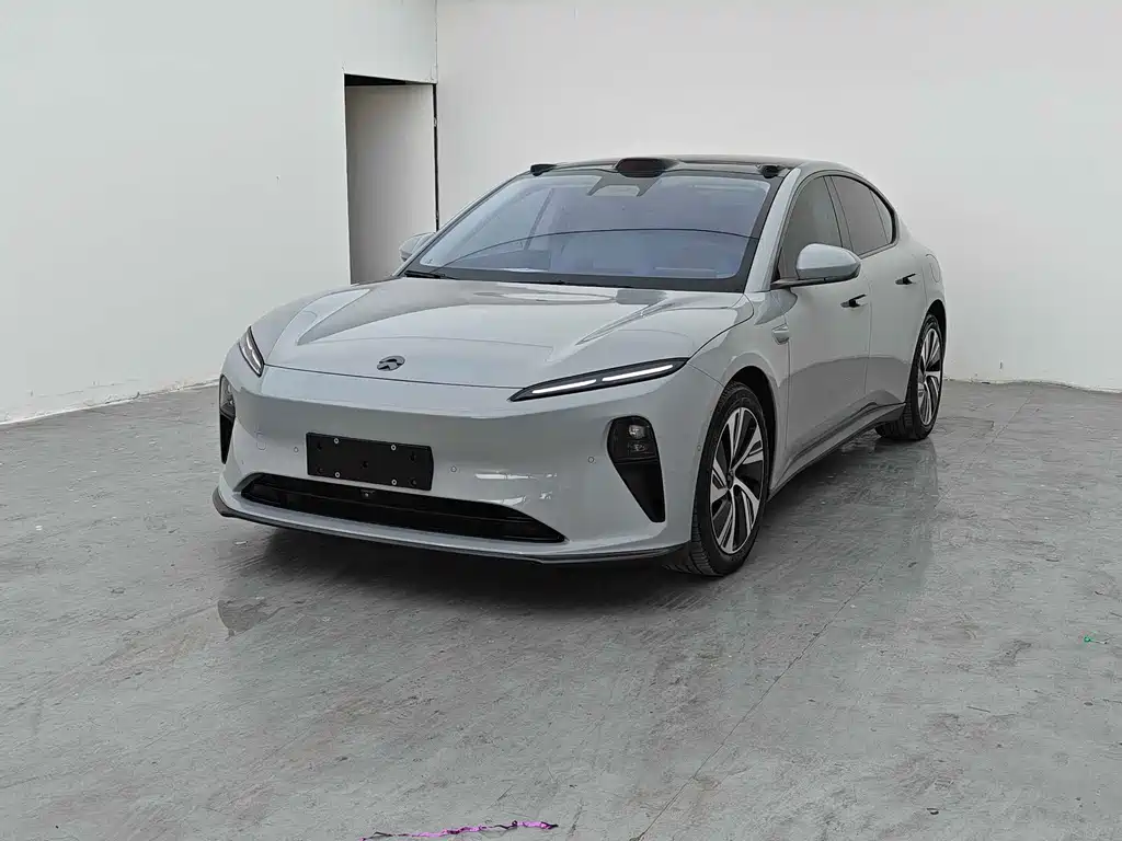 NIO ET5