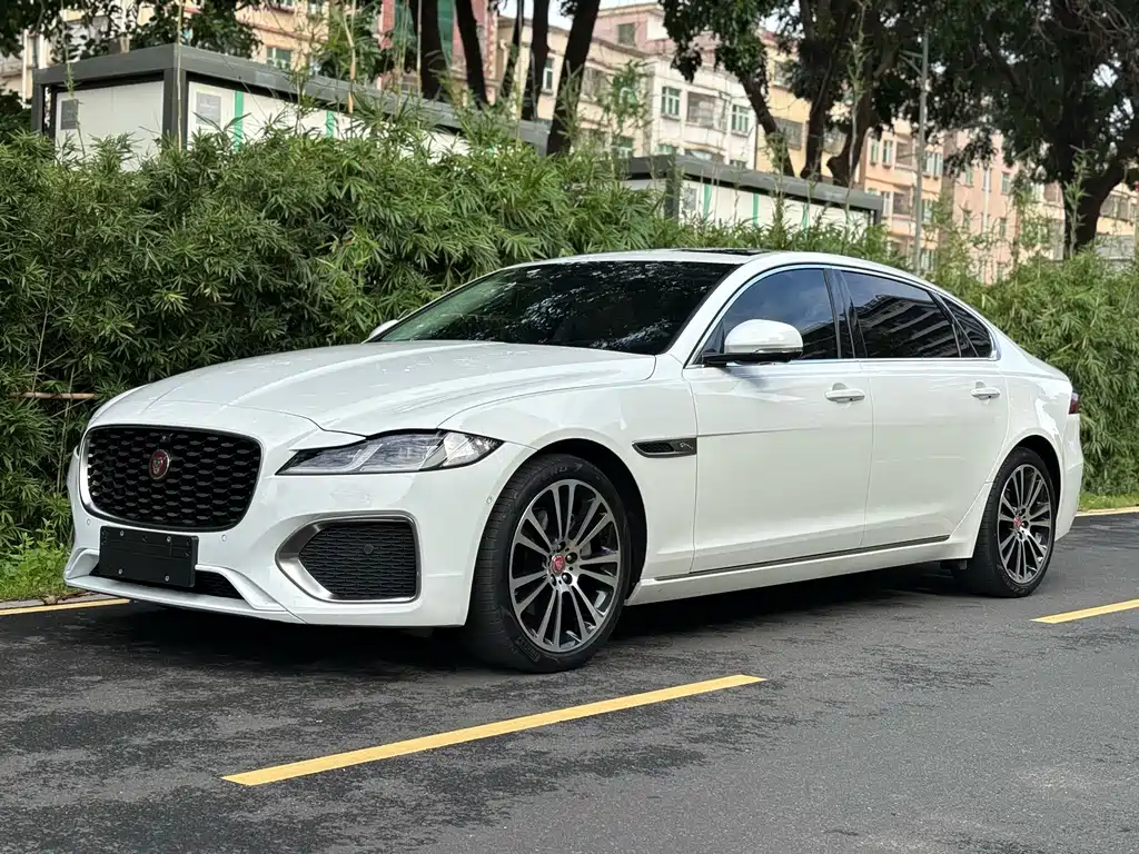 Jaguar XFL