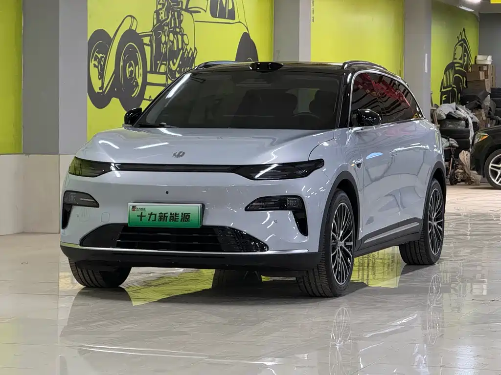Leapmotor C11