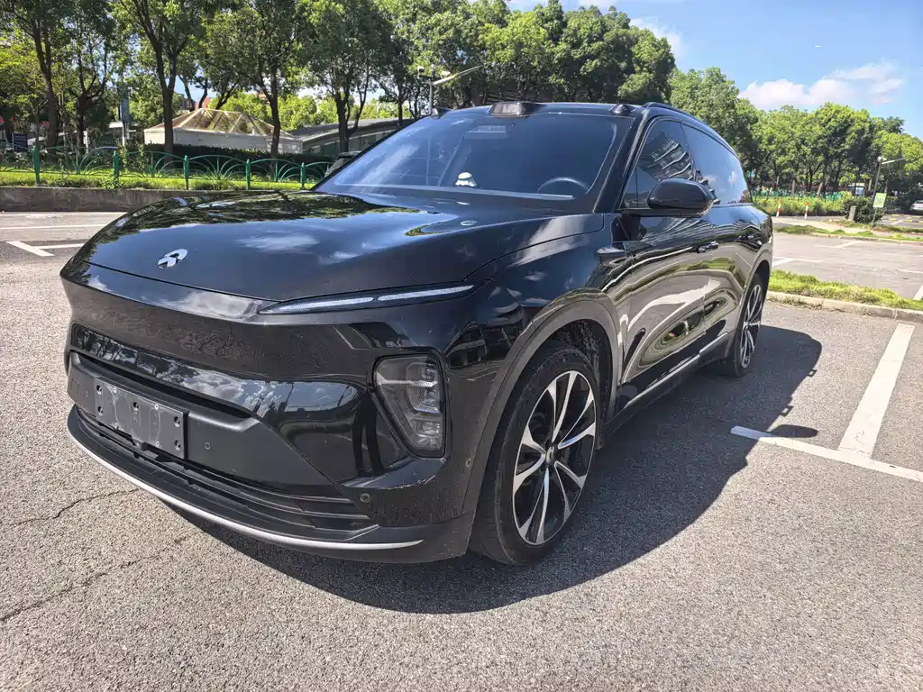 NIO ES8