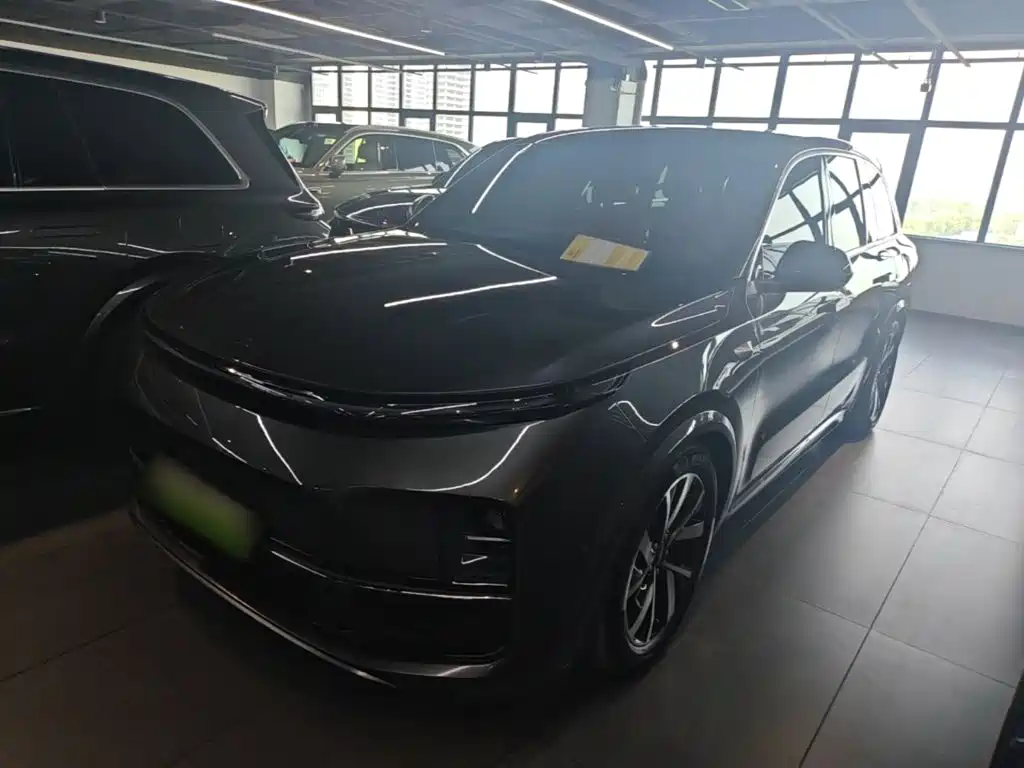 Li Auto L8