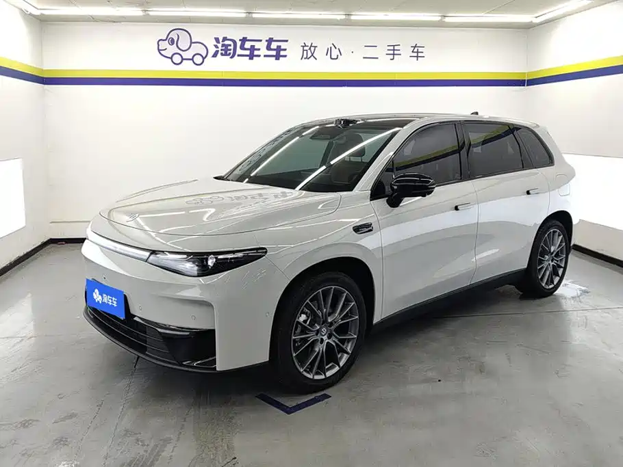 Leapmotor C10