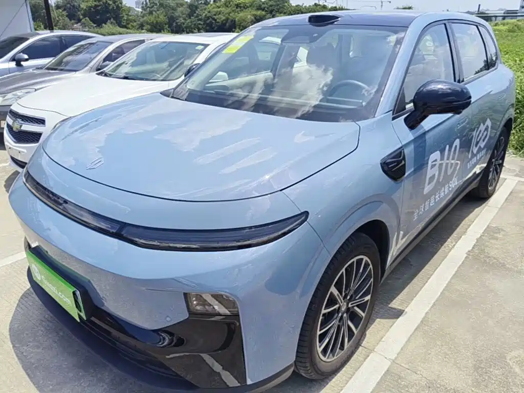 Leapmotor B10