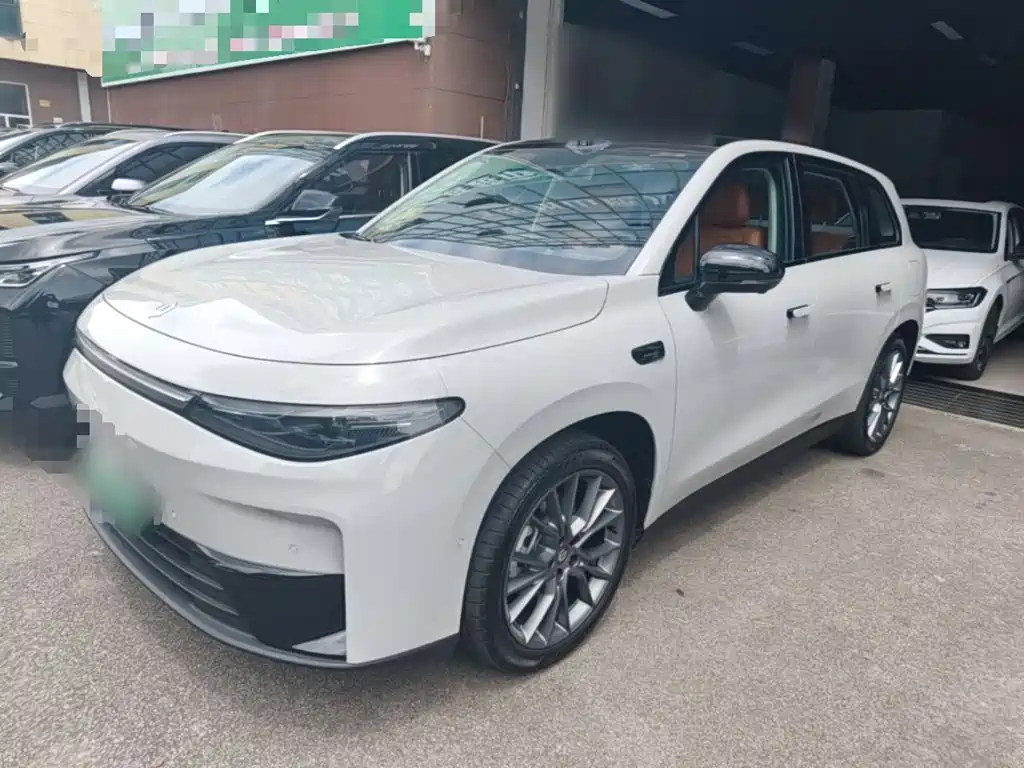 Leapmotor C10