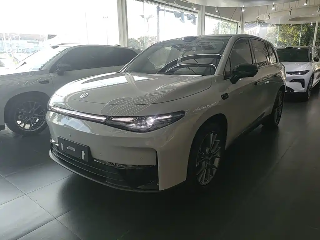 Leapmotor C10