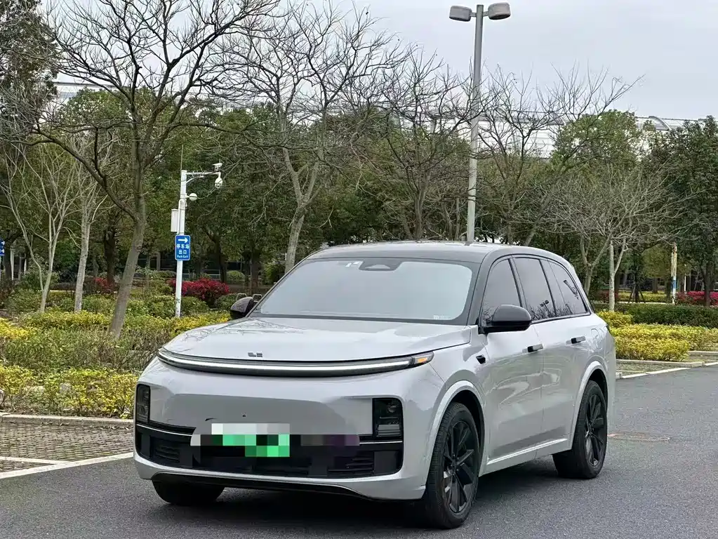Li Auto L8