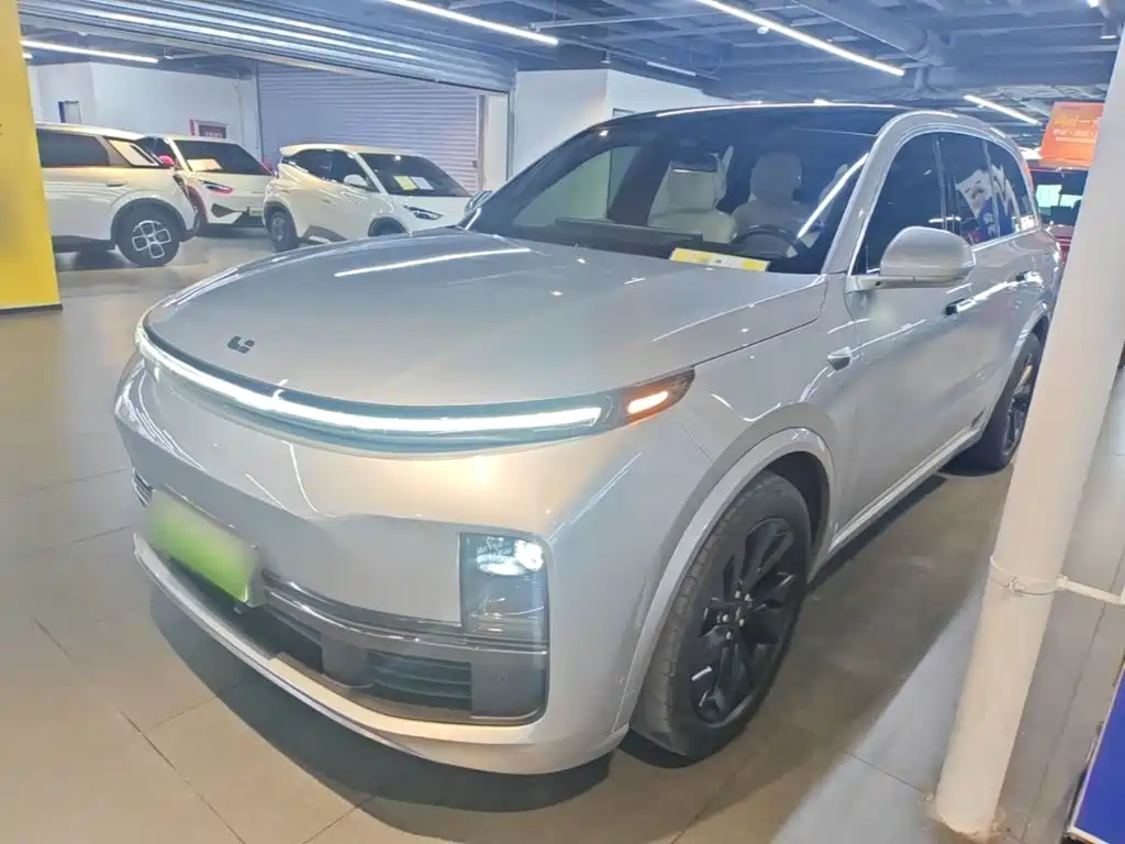 Li Auto L8