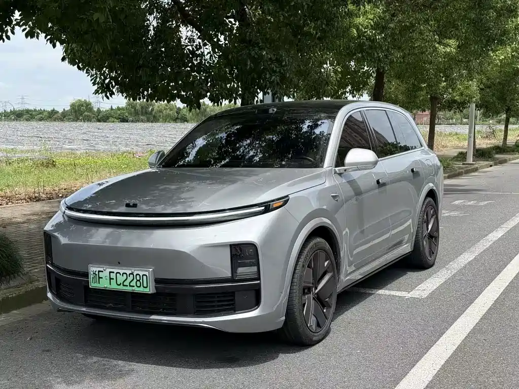 Li Auto L8
