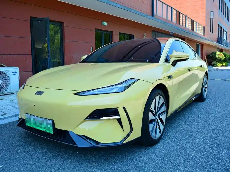 Geely Galaxy Galaxy E8